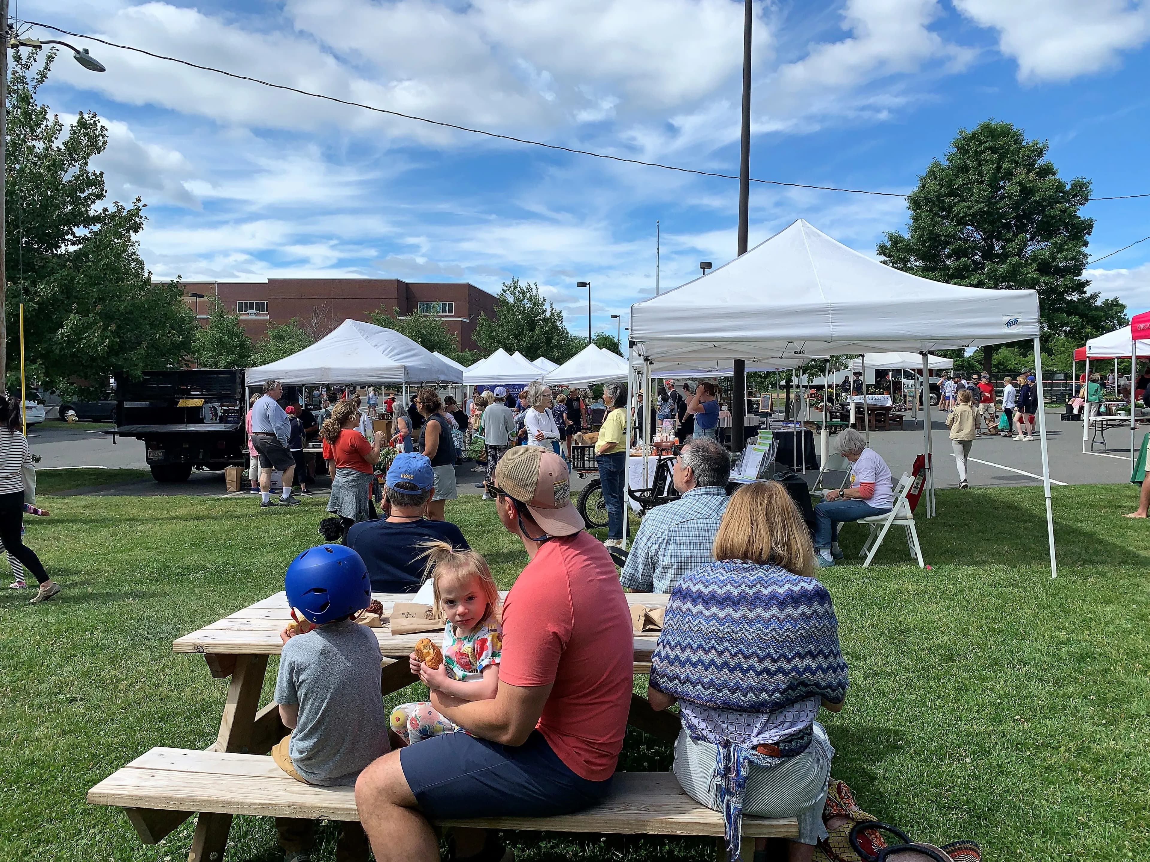 farmers market area