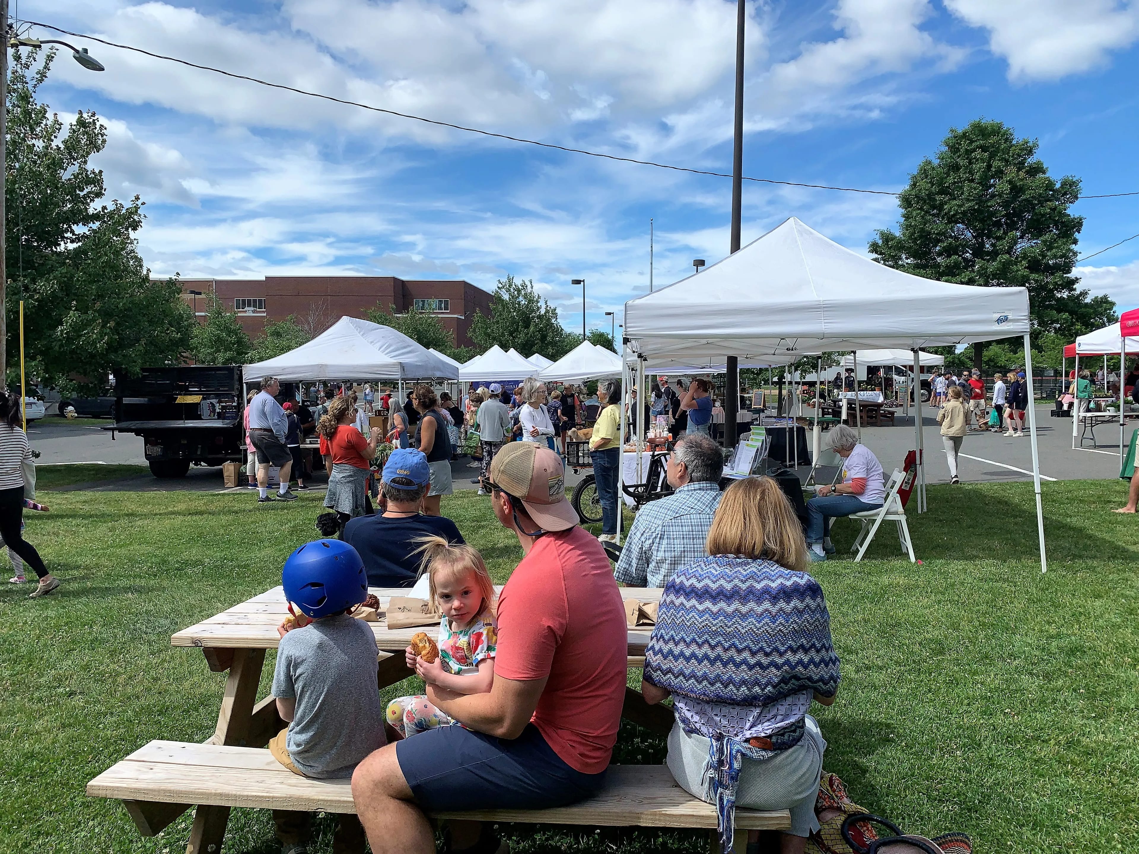 farmers market area