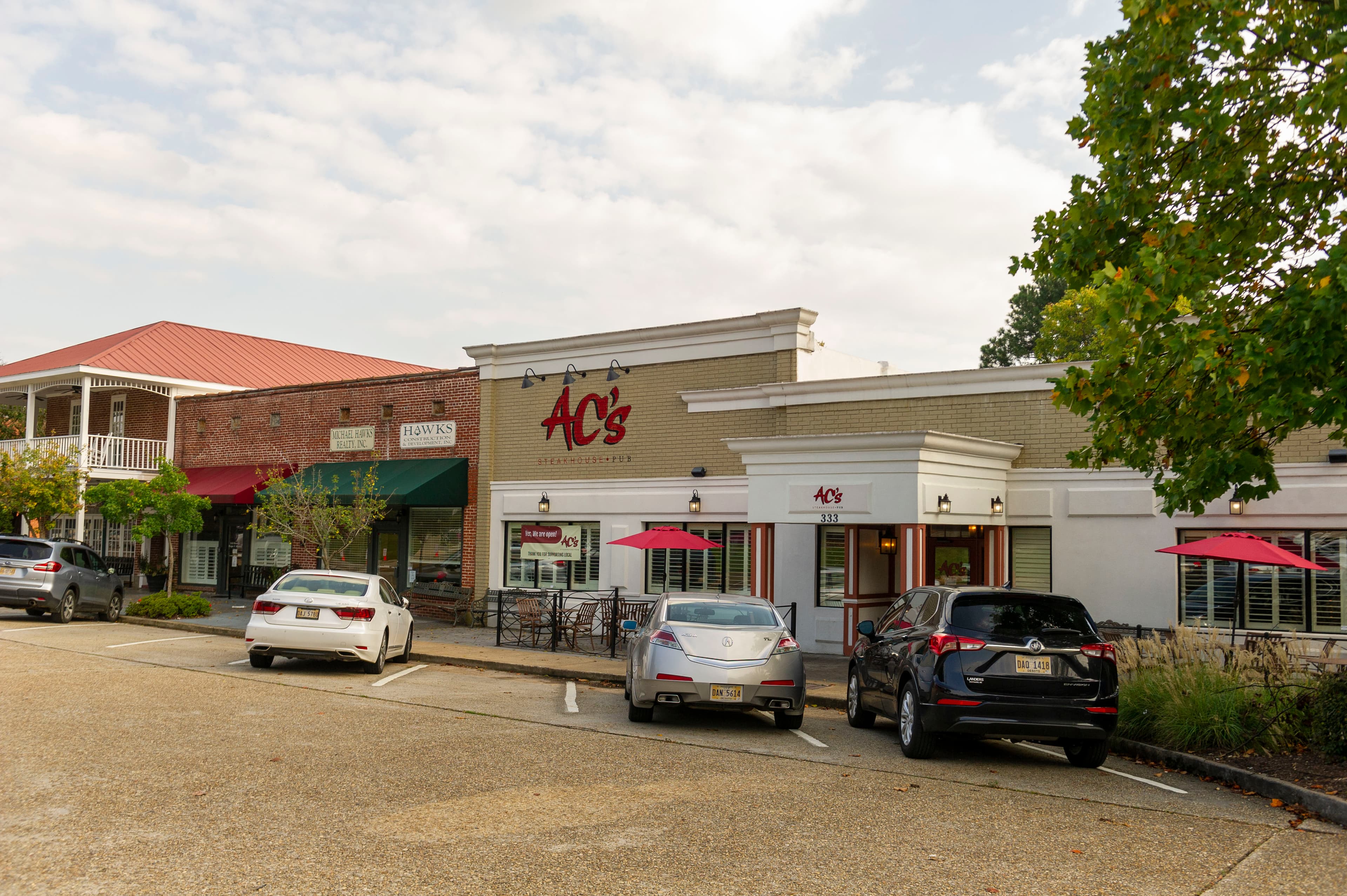 Brick storefront at ACS Steakhouse and Pub in Hernando